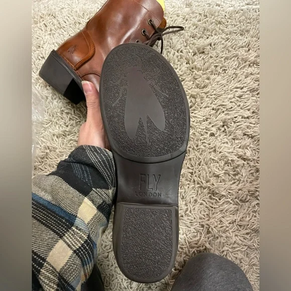 Milu Lace-Up Leather Boot FLY LONDON NWT Size 39